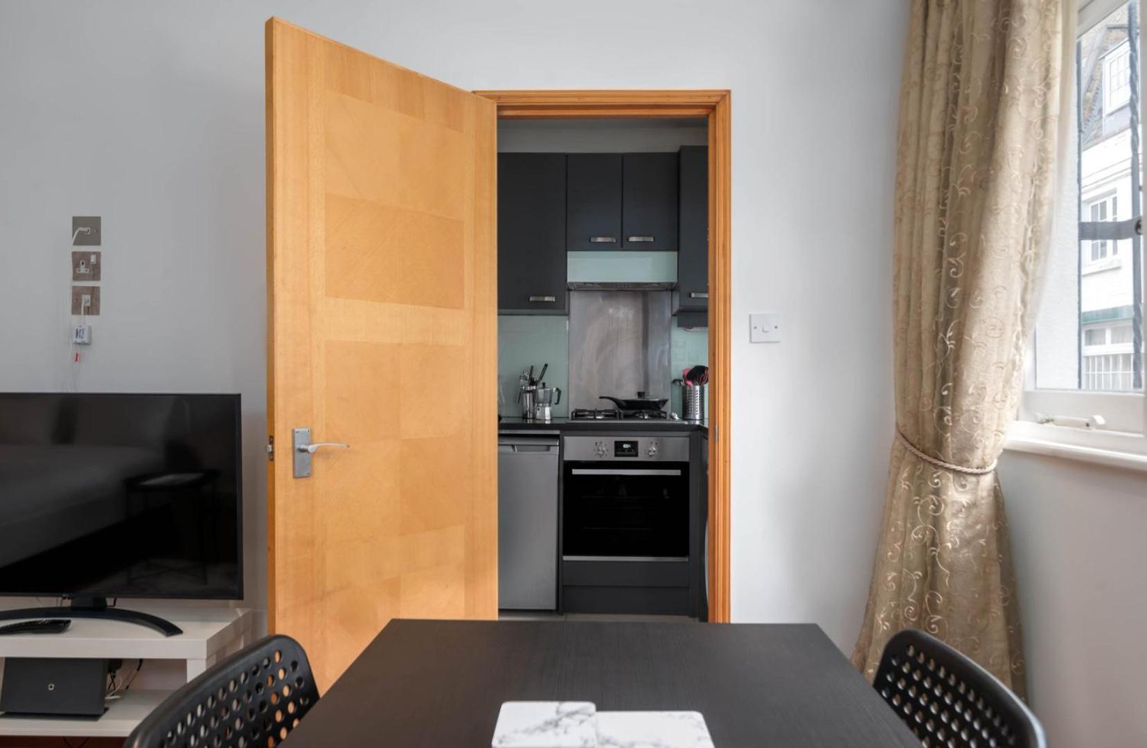 런던 Guestready - Central Converted Mews In Bayswater 아파트 외부 사진