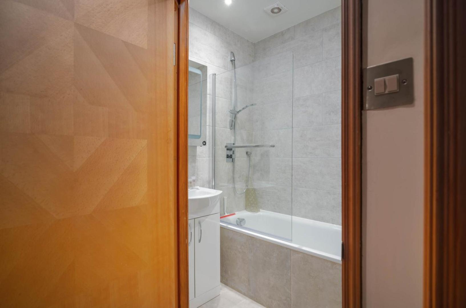 런던 Guestready - Central Converted Mews In Bayswater 아파트 외부 사진